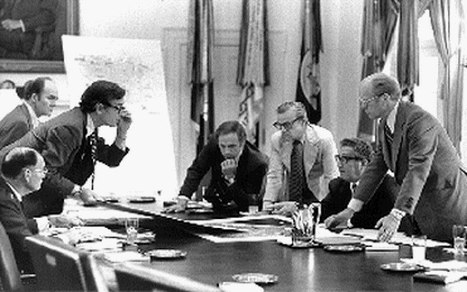 20070109213225-kissinger-cheney-bush.jpg